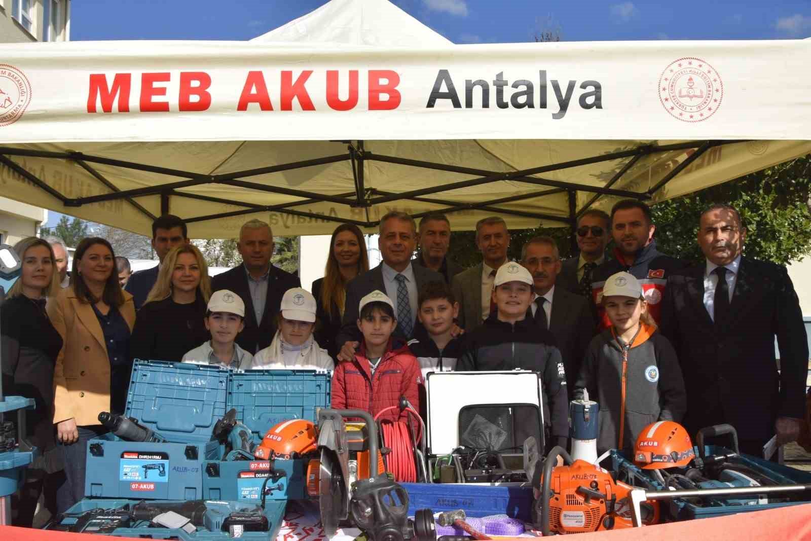 Aksu’da öğrenciler ‘Sağlık Elçisi’ belgelerini aldı
Aksu’da öğrenciler ‘Sağlık Elçisi’ belgelerini aldı