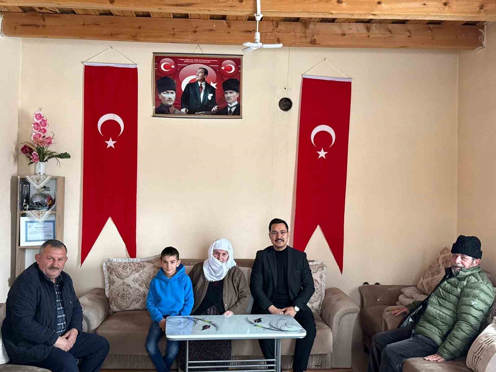 Akyaka Kaymakamı İsmail Demirtaş, köy ziyaretlerini sürdürüyor
