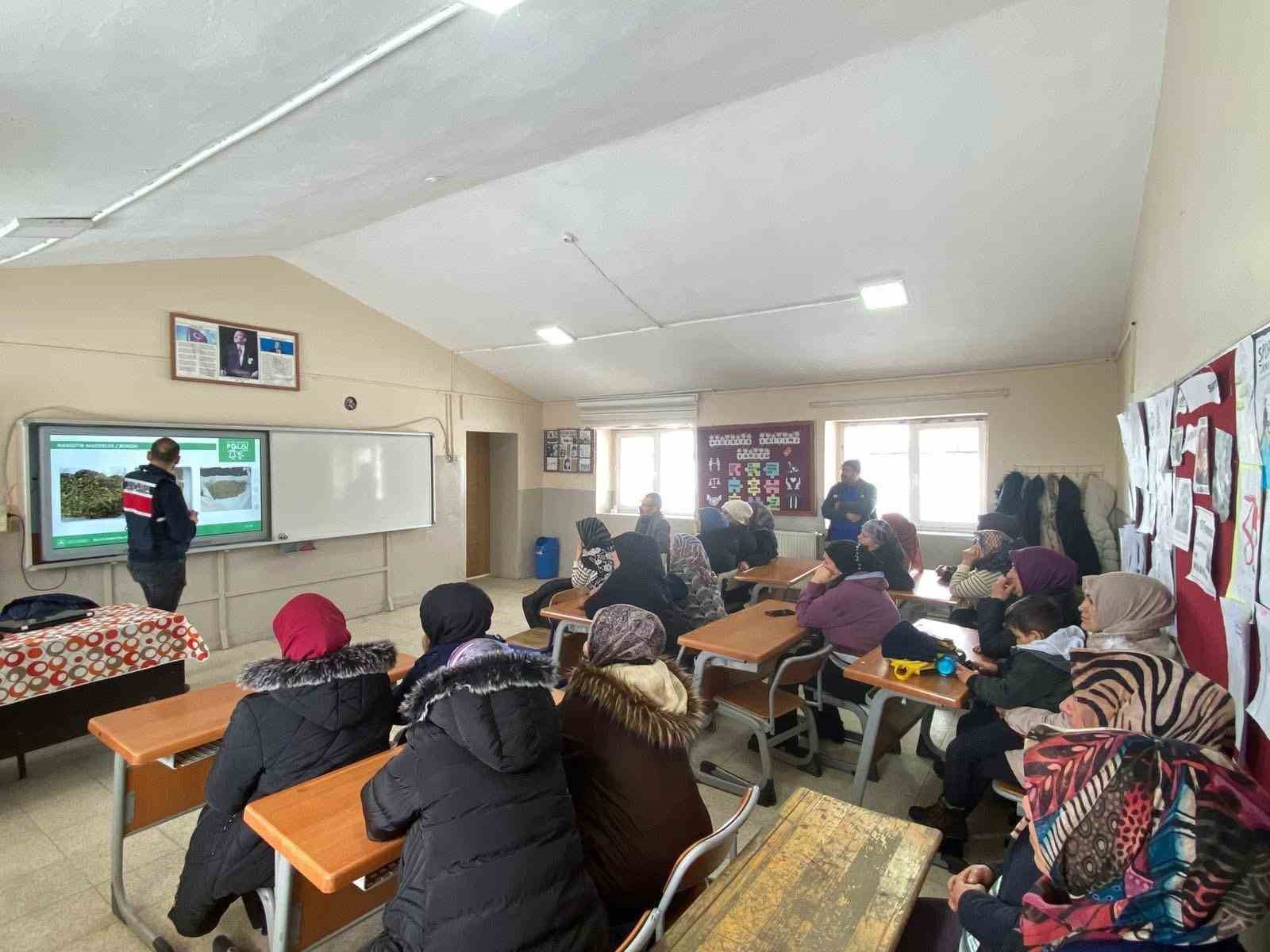 Akyaka’da annelere narkotik eğitimi
