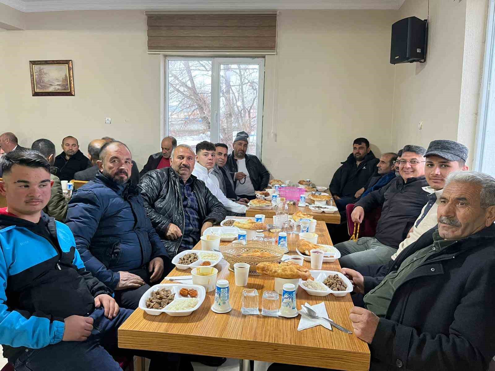 Akyakalılar iftar sofrasında buluştu
