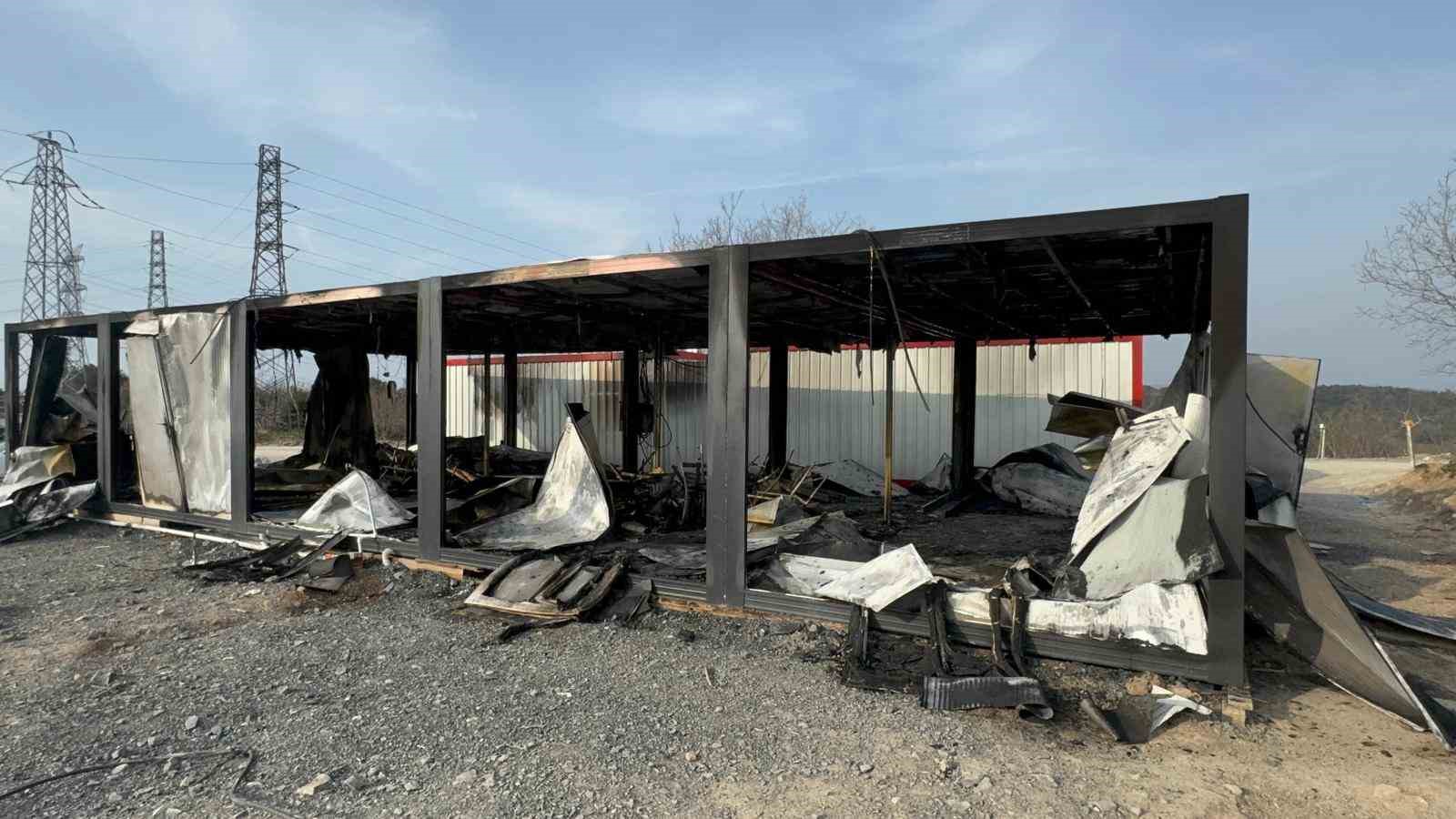 Alacağını alamayan imalatçı konteyneri ateşe verdi
