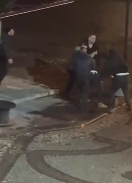 Alacak-verecek meselesi kanlı bitti: Göğsünden vurulan muhtar ağır yaralandı
