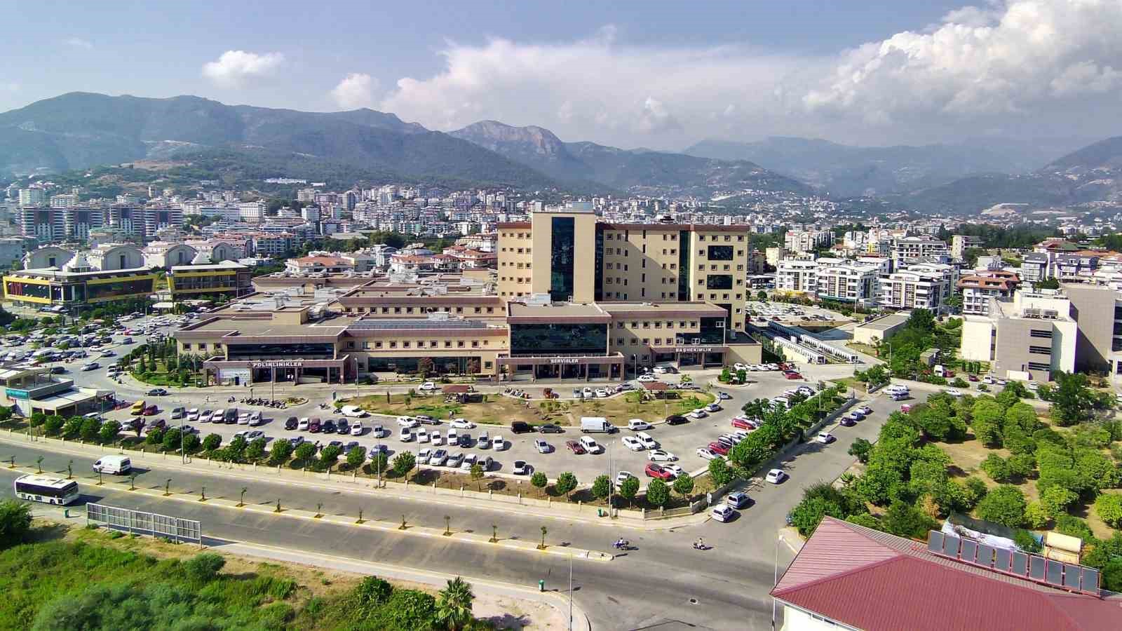 Alanya Eğitim ve Araştırma Hastanesi, bin 221 sağlık çalışanı ile bayramda hizmet verecek
