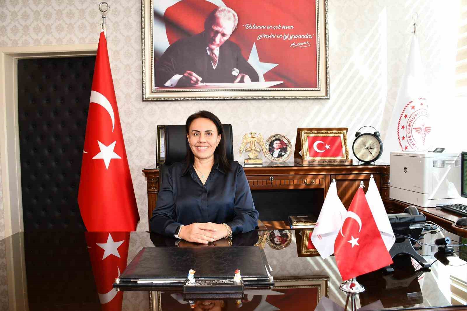 Alanya Eğitim ve Araştırma Hastanesi’nden 2025 yılında 112 ülkeden 21 bin 102 yabancı hastaya sağlık hizmeti
Alanya Eğitim ve Araştırma Hastanesi’nden 2025 yılında 112 ülkeden 21 bin 102 yabancı hastaya sağlık hizmeti