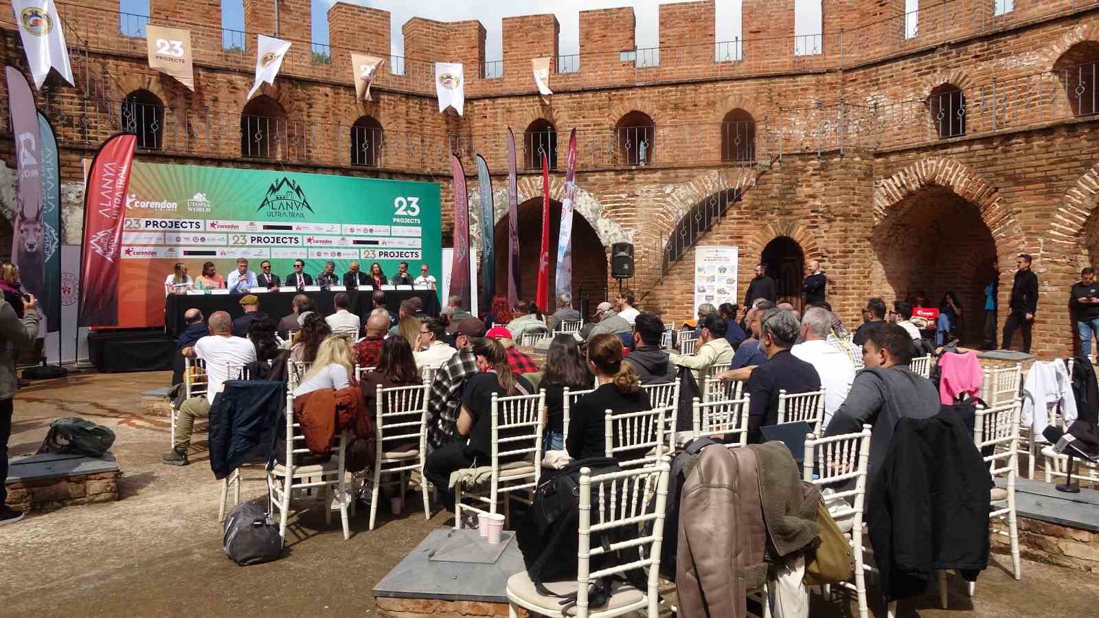 Alanya Ultra Trail’de heyecan başlıyor: 23 ülkeden 820 sporcu start alacak
Alanya Ultra Trail’de heyecan başlıyor: 23 ülkeden 820 sporcu start alacak