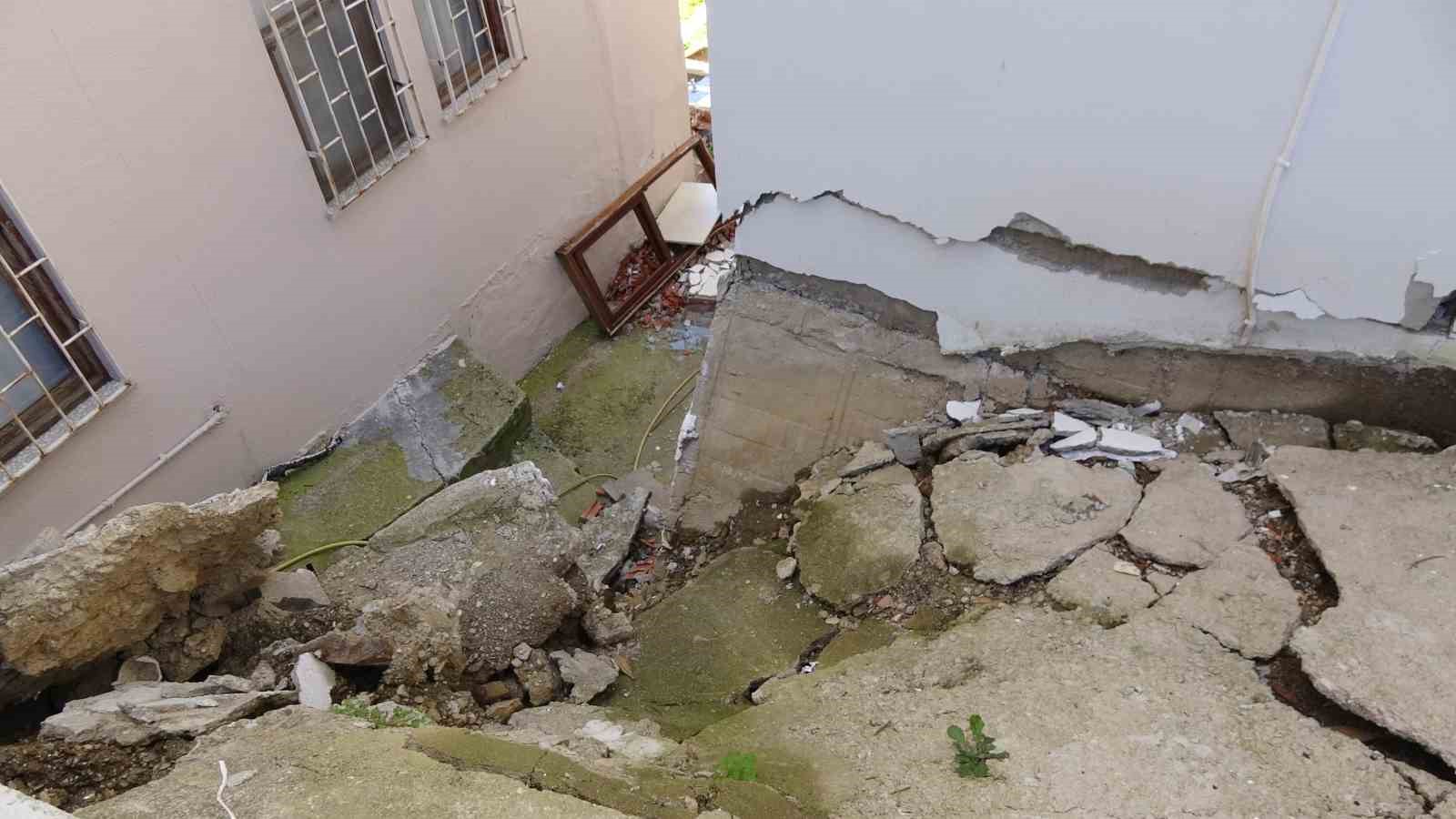 Alanya’da 3 bina tedbir amaçlı tahliye edildi
