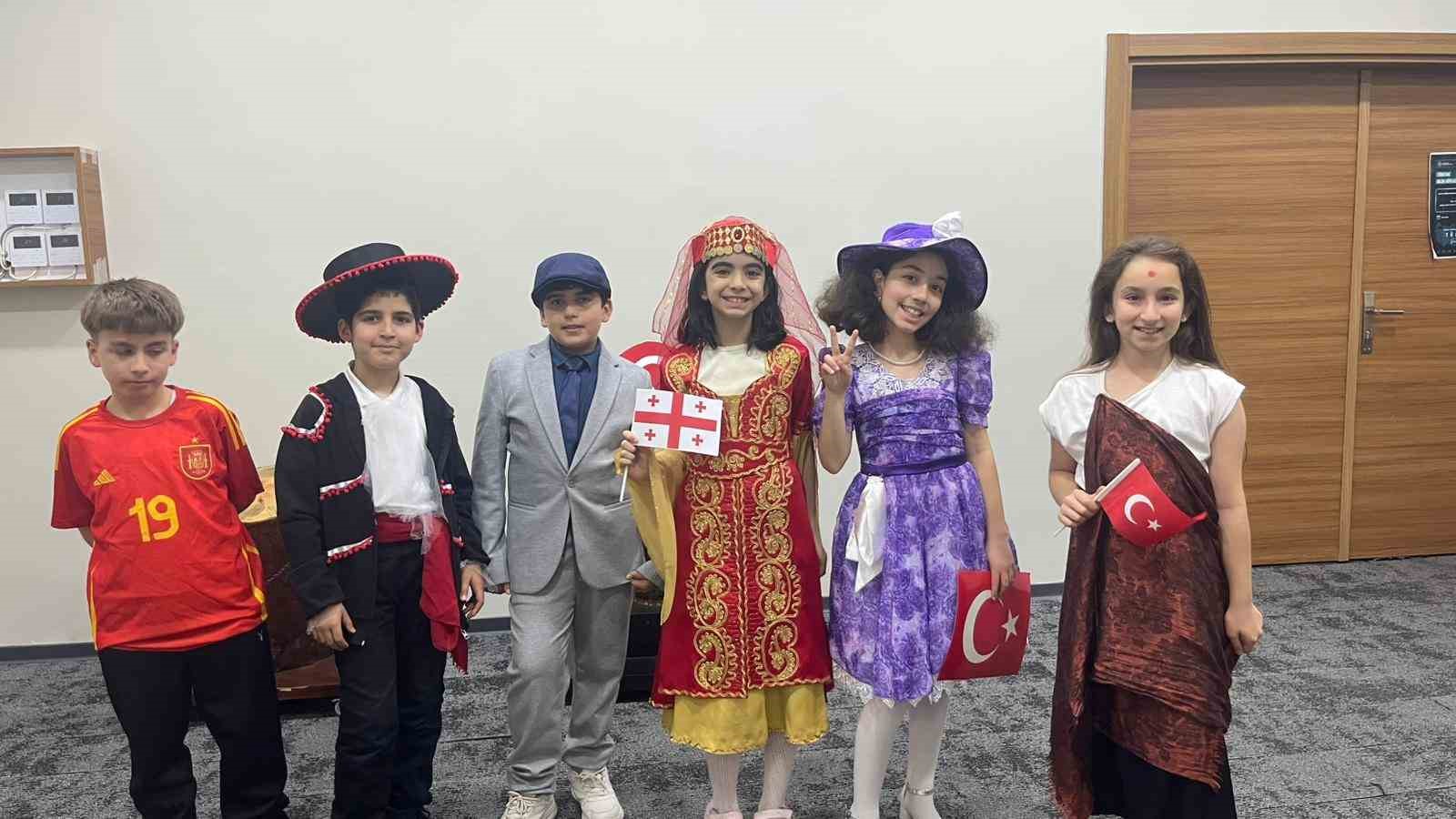 Alanya’da 5 ülkeden 97 öğrenci mehter marşlarıyla karşılandı
