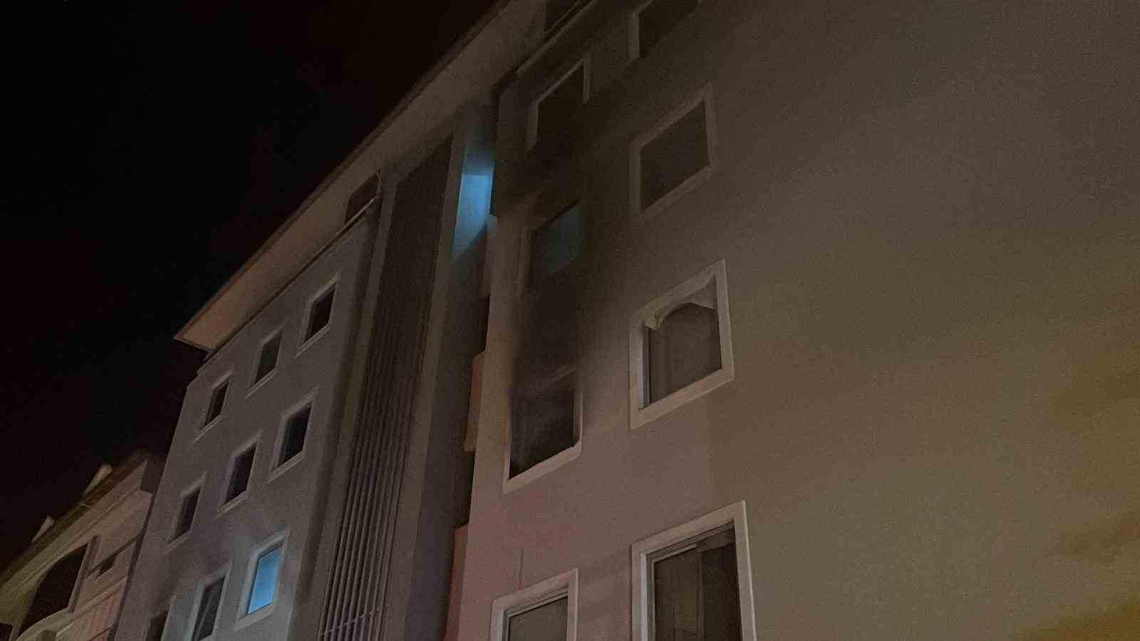 Alanya’da animasyoncuların kaldığı personel lojmanında yangın paniği
