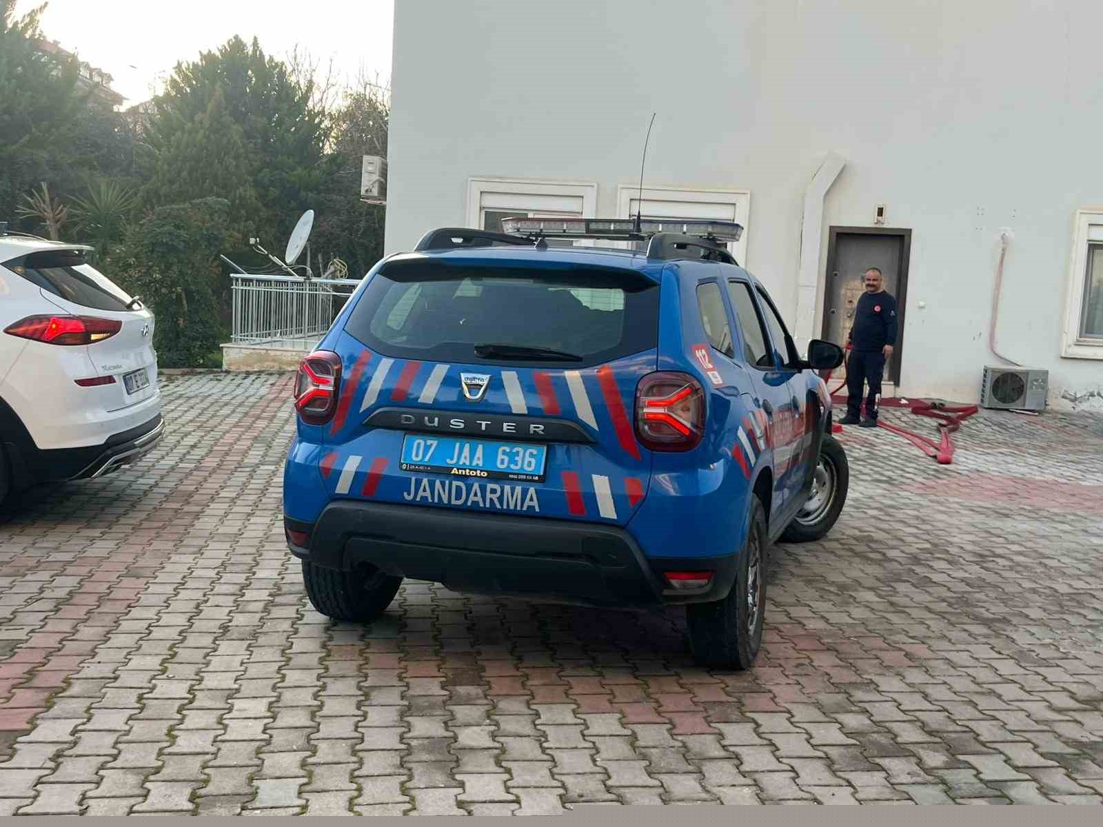 Alanya’da apartman balkonunda çıkan yangın korkuttu
