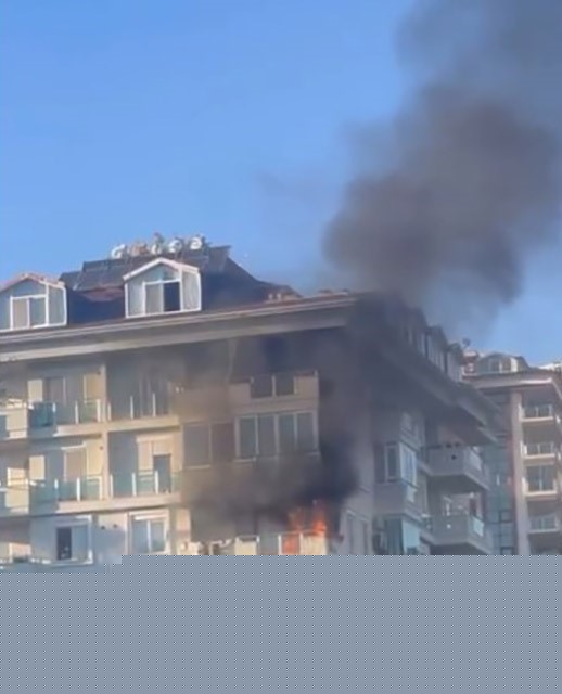Alanya’da apartman balkonunda çıkan yangın korkuttu
