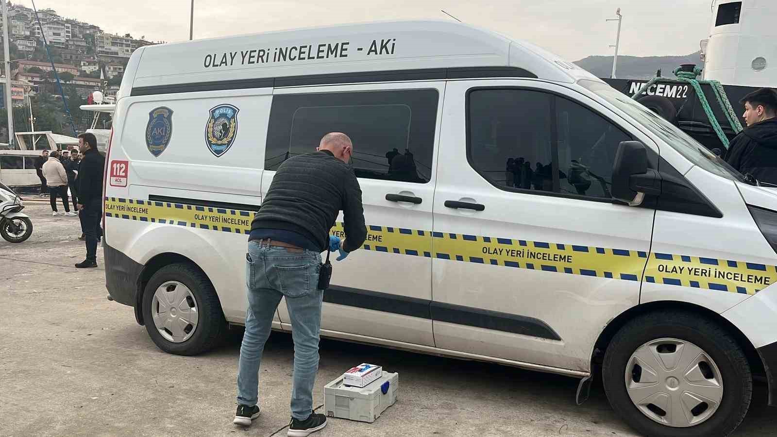 Alanya’da denizde erkek cesedi bulundu
