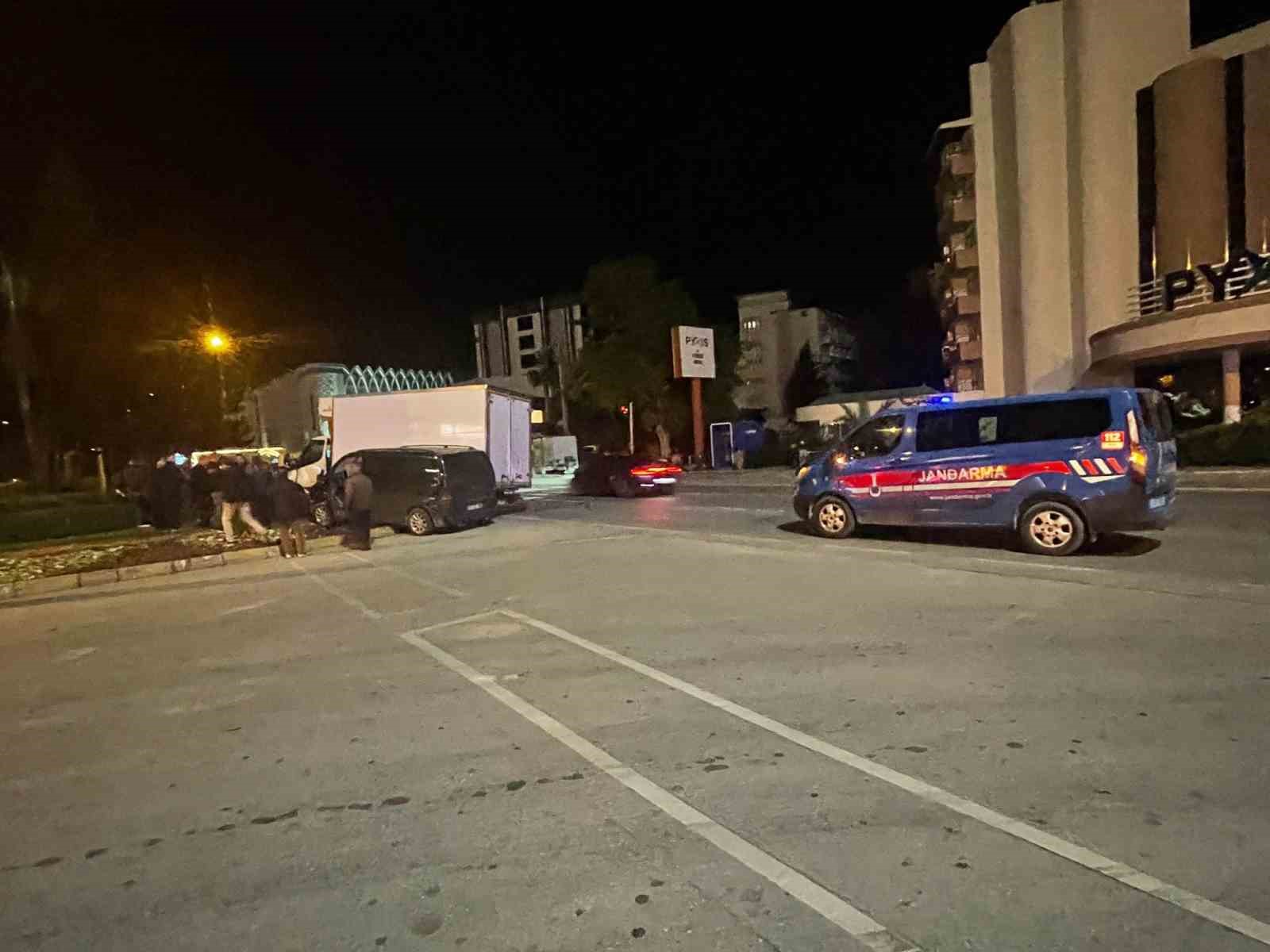 Alanya’da kavşakta kaza: 1 yaralı
