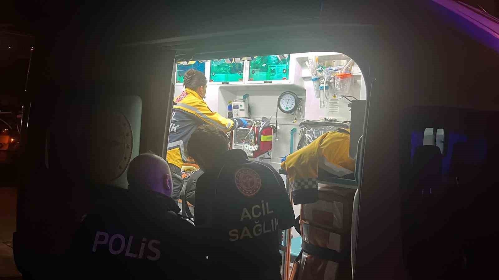 Alanya’da kayalıklardan düşen şahsı, itfaiye ve AFAD ekibi kurtardı
