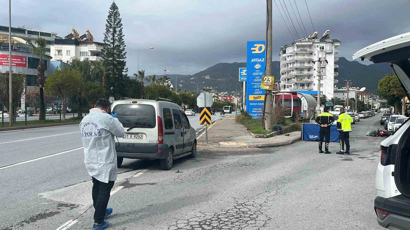 Alanya’da ölümle sonuçlanan trafik kazası güvenlik kamerasına yansıdı
