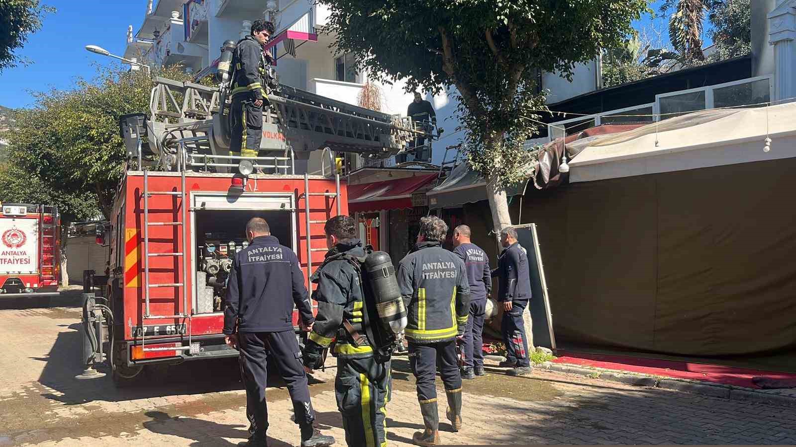 Alanya’da otelin kazan dairesinde çıkan yangın korkuttu
