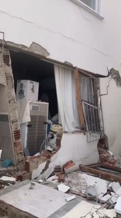 Alanya’da sağanak sonrası korkutan manzara
