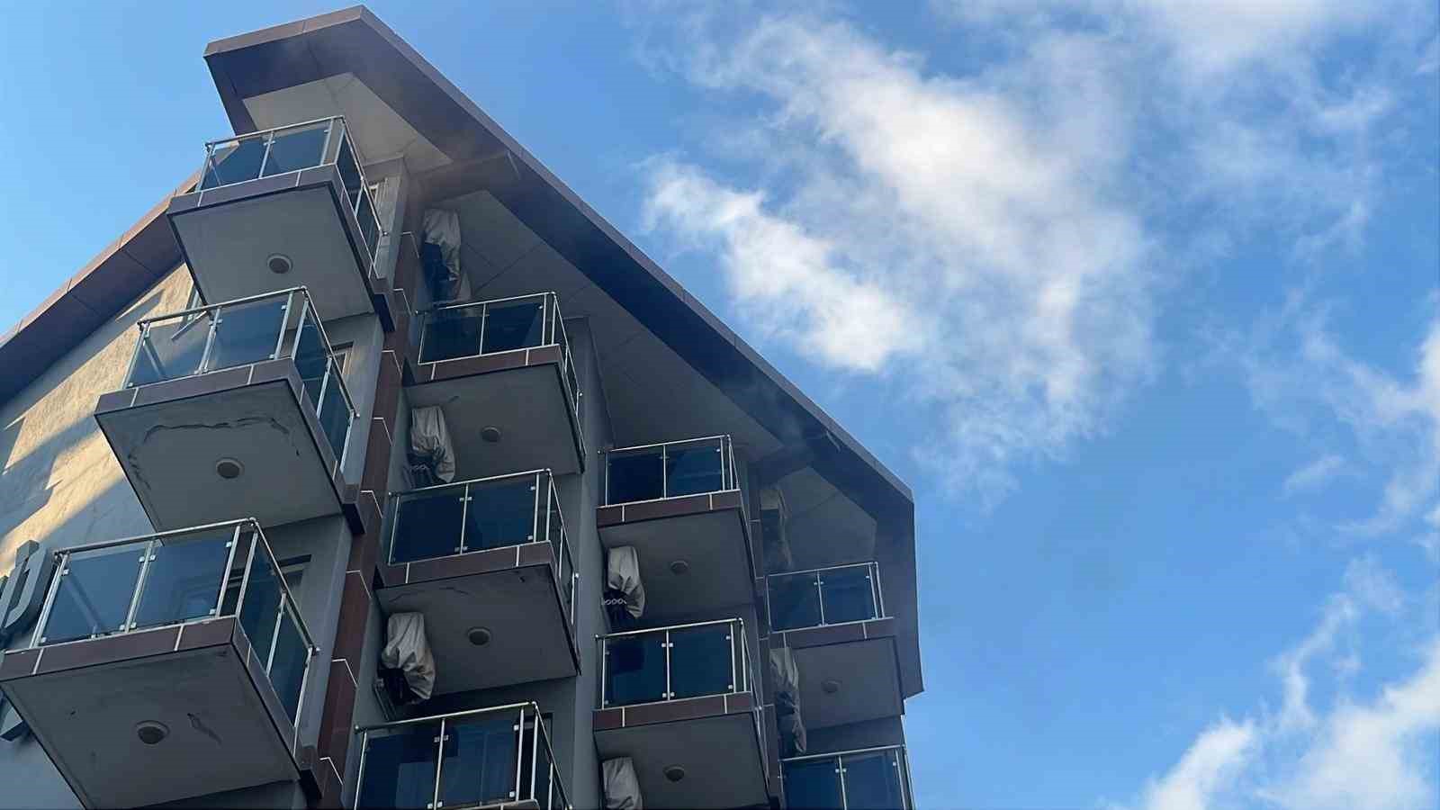 Alanya’da tadilattaki otelde çıkan yangın korkuttu
