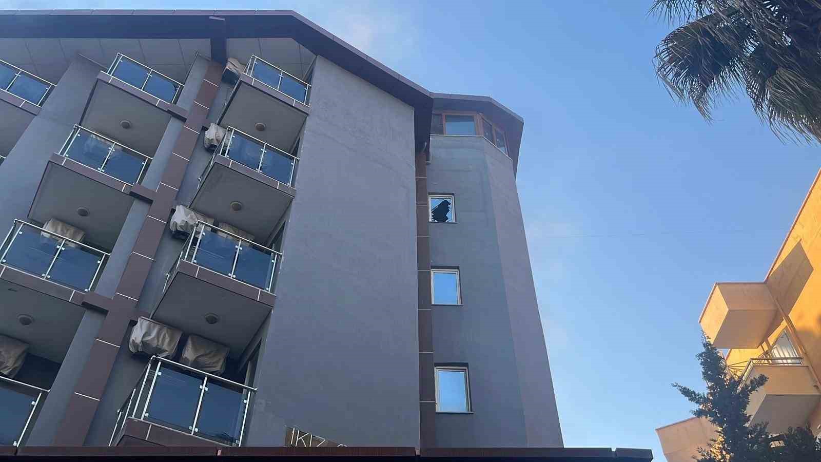 Alanya’da tadilattaki otelde çıkan yangın korkuttu
