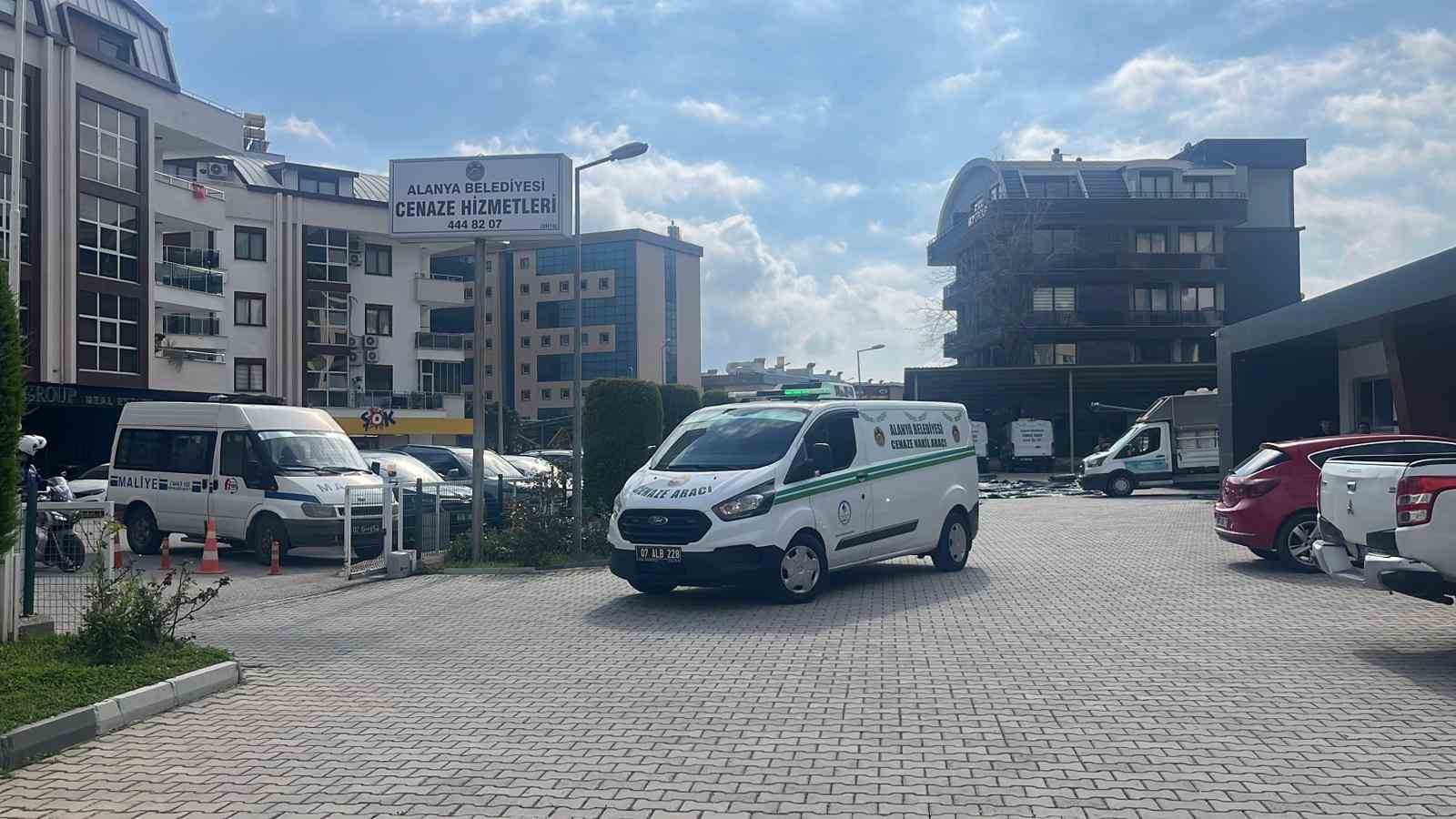 Alanya’da traktör sürücüsünün cenazesi yakınlarına teslim edildi
