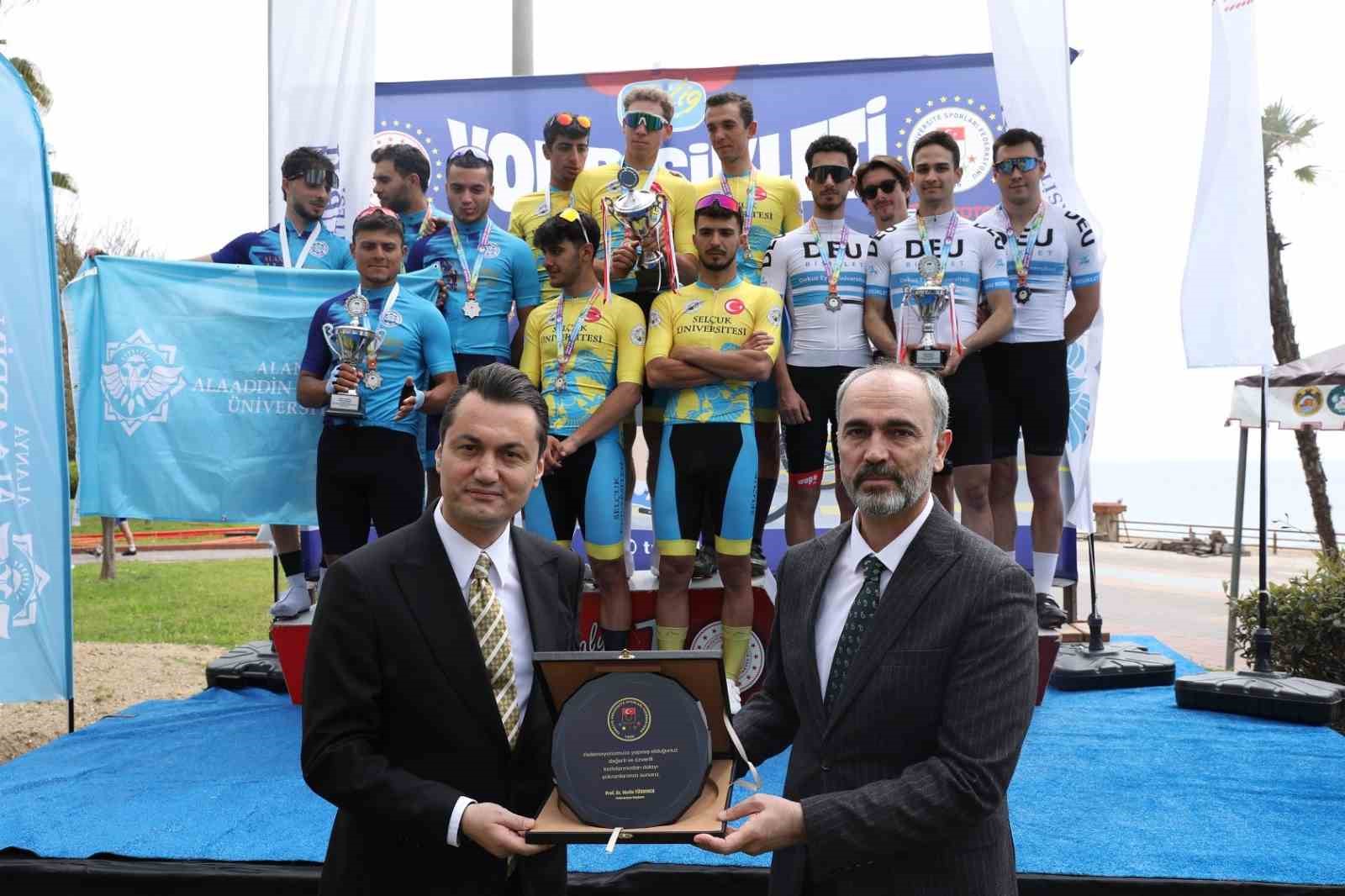 Alanya’da ÜNİLİG Yol ve Dağ Bisikleti Türkiye Şampiyonası başladı
Alanya’da ÜNİLİG Yol ve Dağ Bisikleti Türkiye Şampiyonası başladı