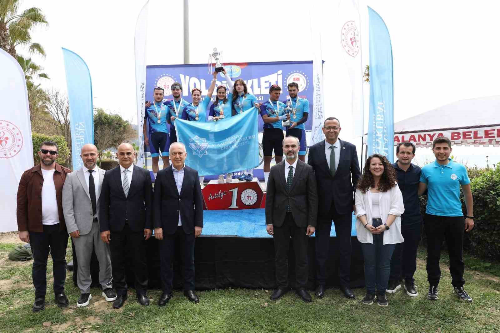 Alanya’da ÜNİLİG Yol ve Dağ Bisikleti Türkiye Şampiyonası başladı
Alanya’da ÜNİLİG Yol ve Dağ Bisikleti Türkiye Şampiyonası başladı