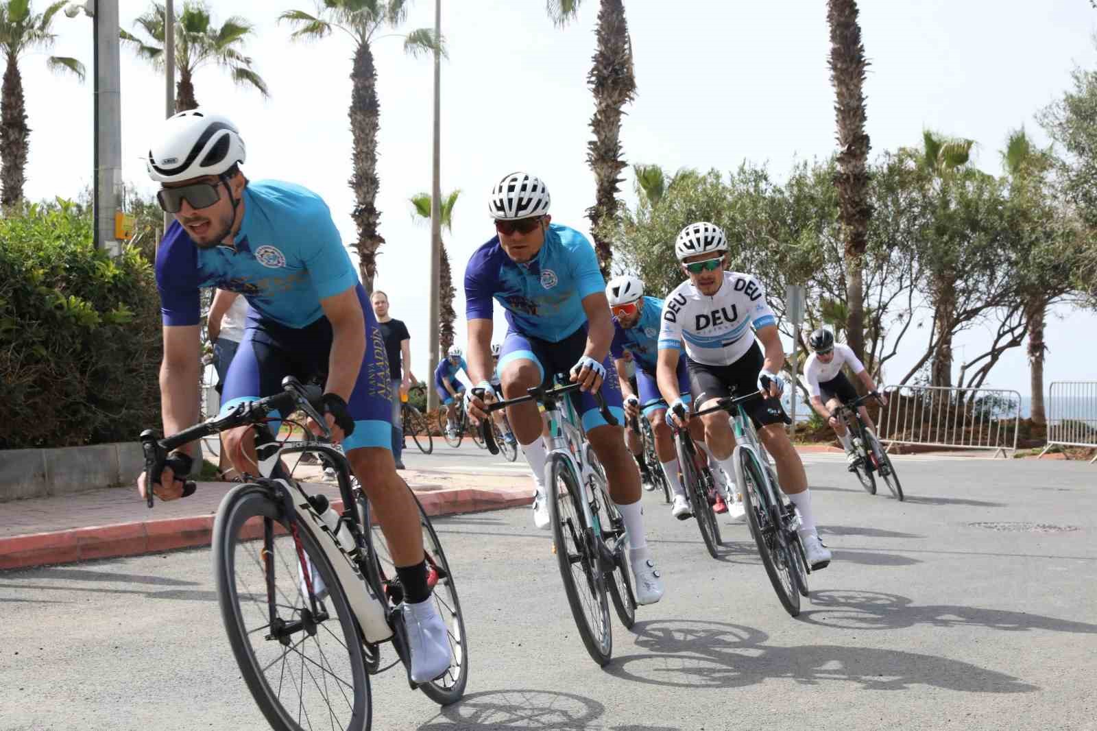 Alanya’da ÜNİLİG Yol ve Dağ Bisikleti Türkiye Şampiyonası başladı
Alanya’da ÜNİLİG Yol ve Dağ Bisikleti Türkiye Şampiyonası başladı