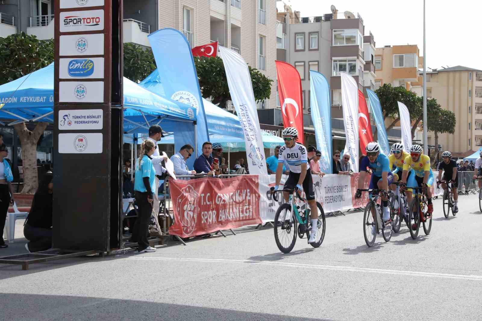 Alanya’da ÜNİLİG Yol ve Dağ Bisikleti Türkiye Şampiyonası başladı
Alanya’da ÜNİLİG Yol ve Dağ Bisikleti Türkiye Şampiyonası başladı