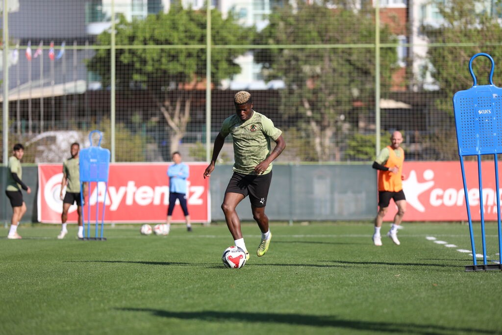 Alanyaspor, Beşiktaş maçı hazırlıklarına başladı
