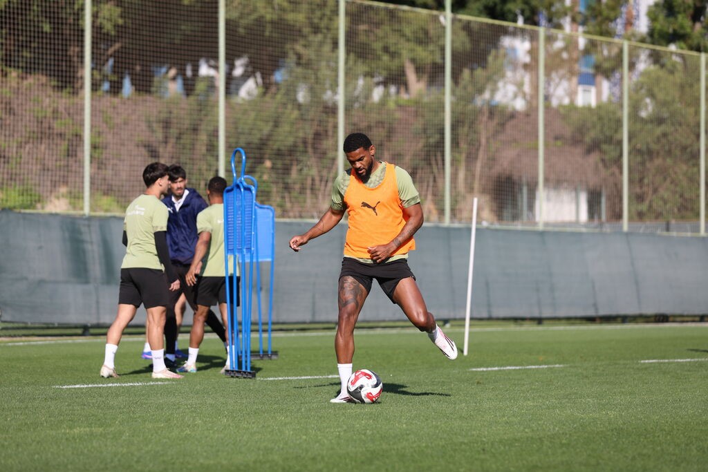 Alanyaspor, Beşiktaş maçı hazırlıklarına başladı
