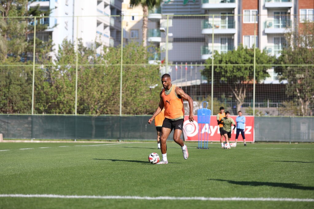 Alanyaspor, Beşiktaş maçı hazırlıklarına başladı
