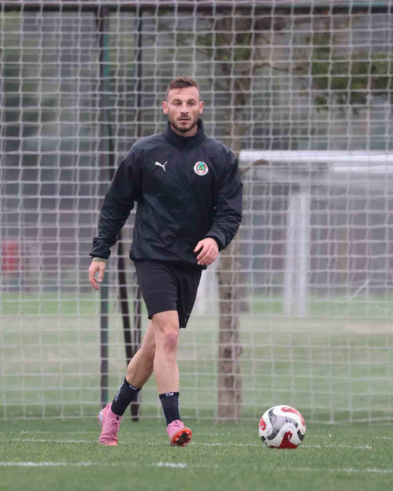 Alanyaspor, Beşiktaş maçı hazırlıklarını tamamladı
