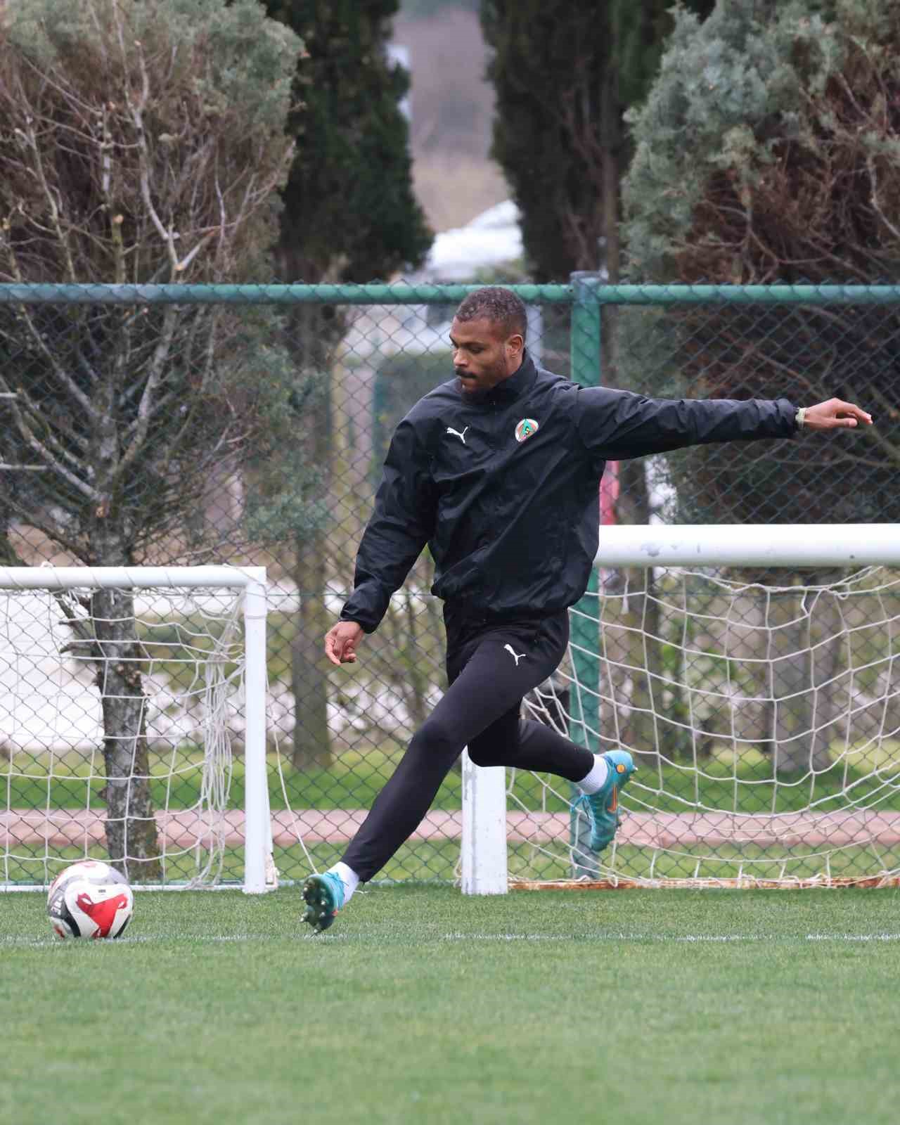 Alanyaspor, Beşiktaş maçı hazırlıklarını tamamladı
