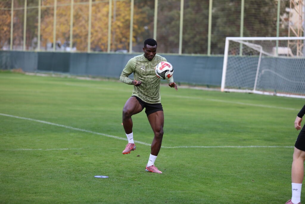 Alanyaspor, Fenerbahçe maçı hazırlıklarını tamamladı
