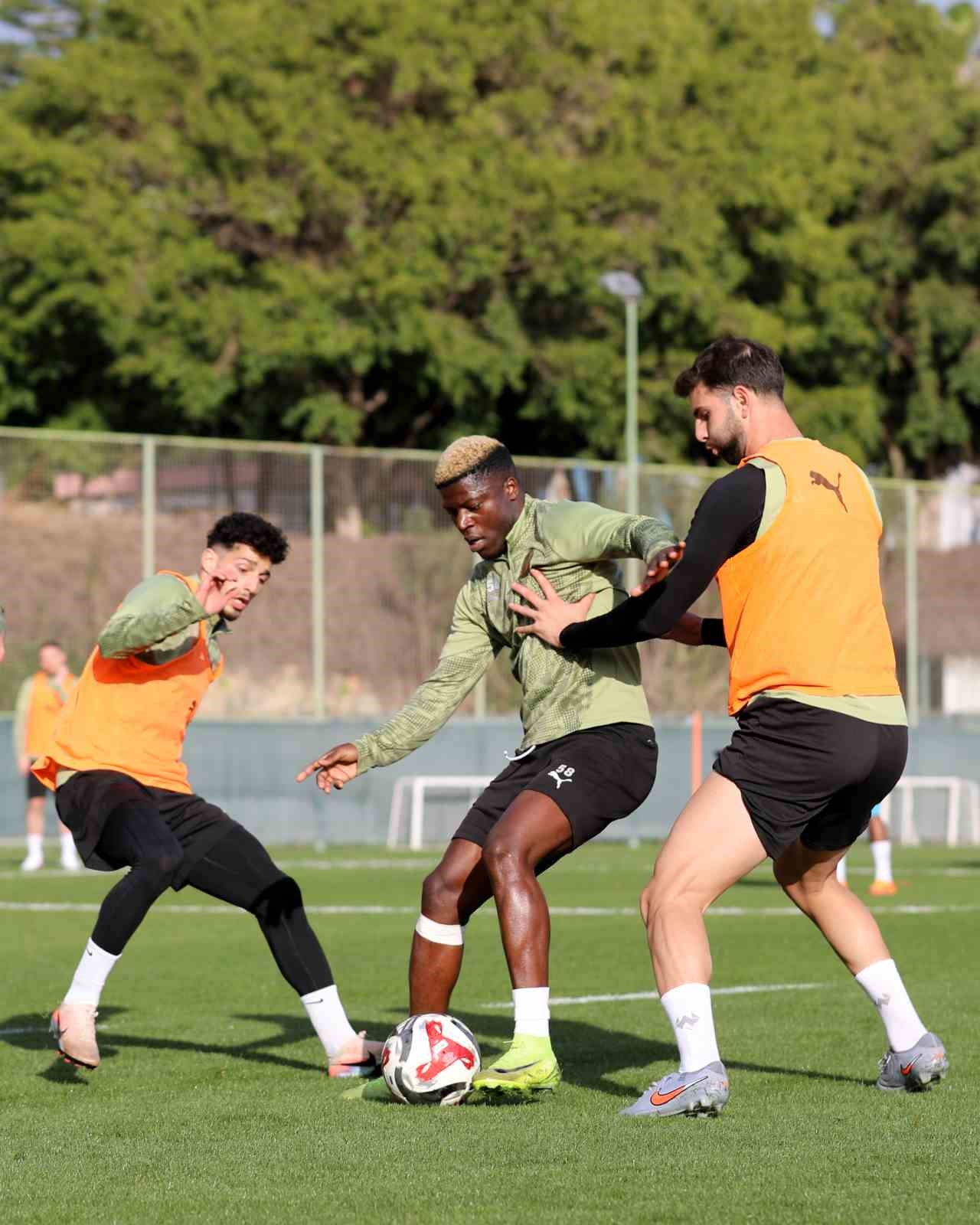 Alanyaspor, Gençlerbirliği maçı hazırlıklarına başladı
