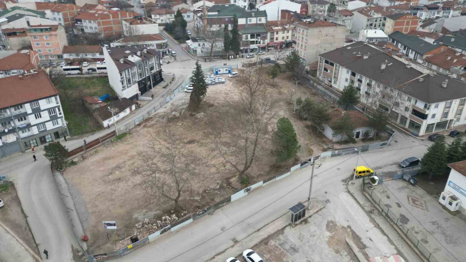 Alanyurt meydan düzenlemesi için çalışmalar başladı
