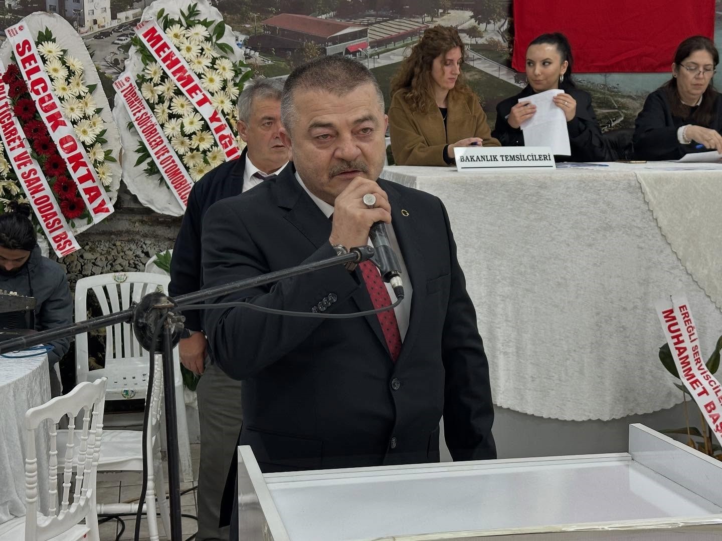 Alaplı Şoförler ve Otomobilciler Esnaf Odası’nda Kemal Çam güven tazeledi
Alaplı Şoförler ve Otomobilciler Esnaf Odası’nda Kemal Çam güven tazeledi