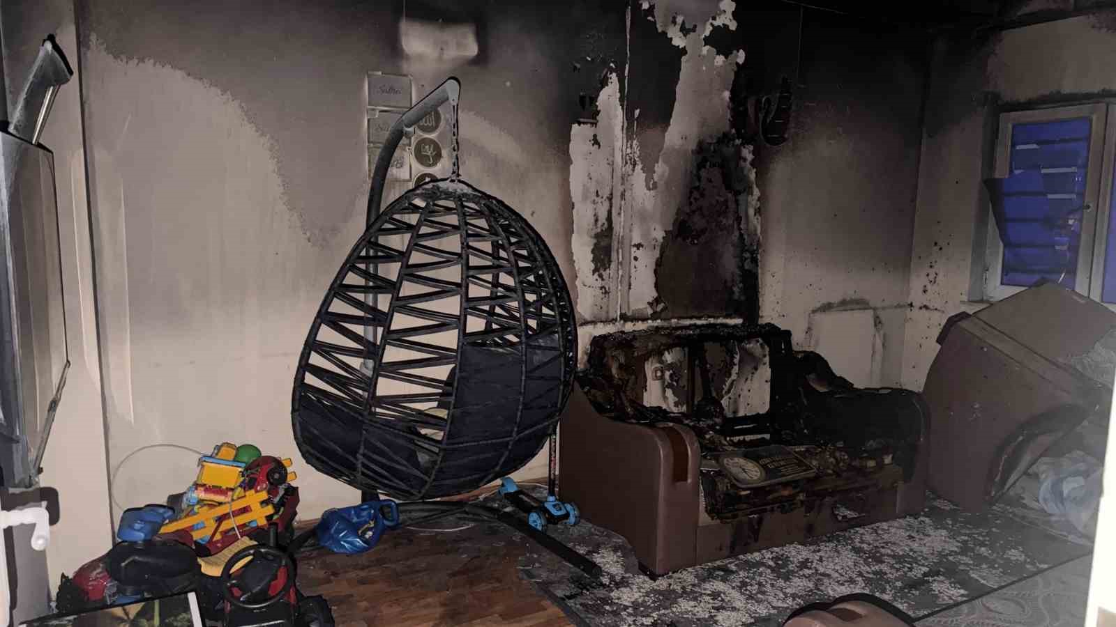Alaplı’da bir evde çıkan yangında oda zarar gördü
