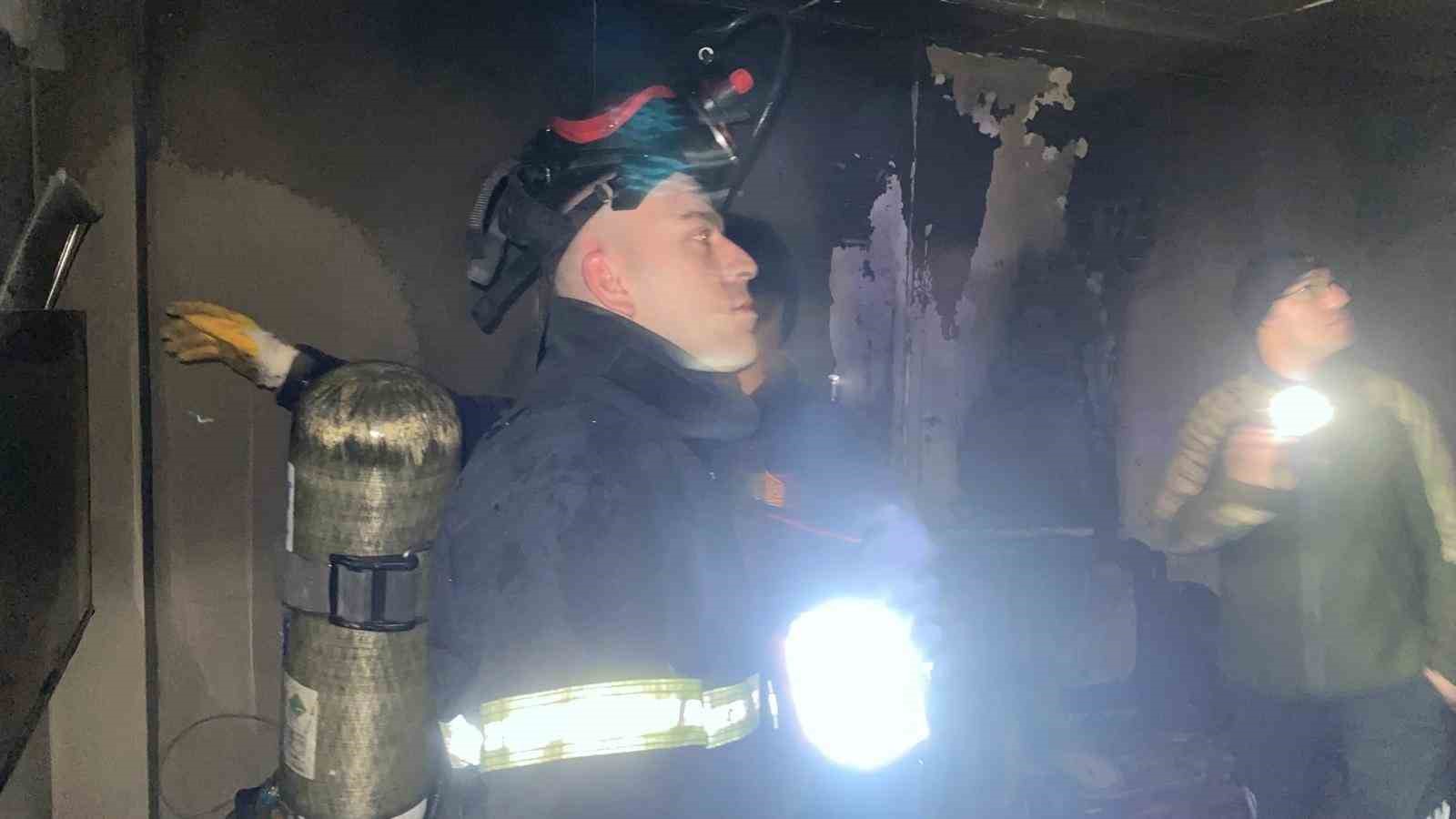 Alaplı’da bir evde çıkan yangında oda zarar gördü
