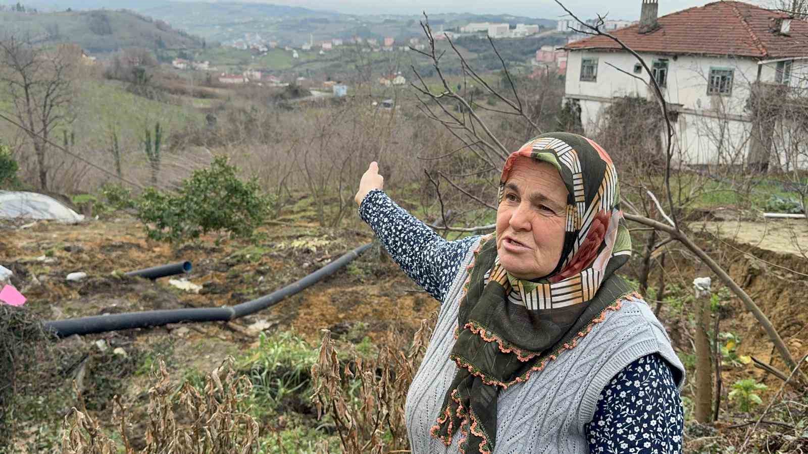 Alaplı’da heyelan nedeniyle bir ev çökme riski oluştu
