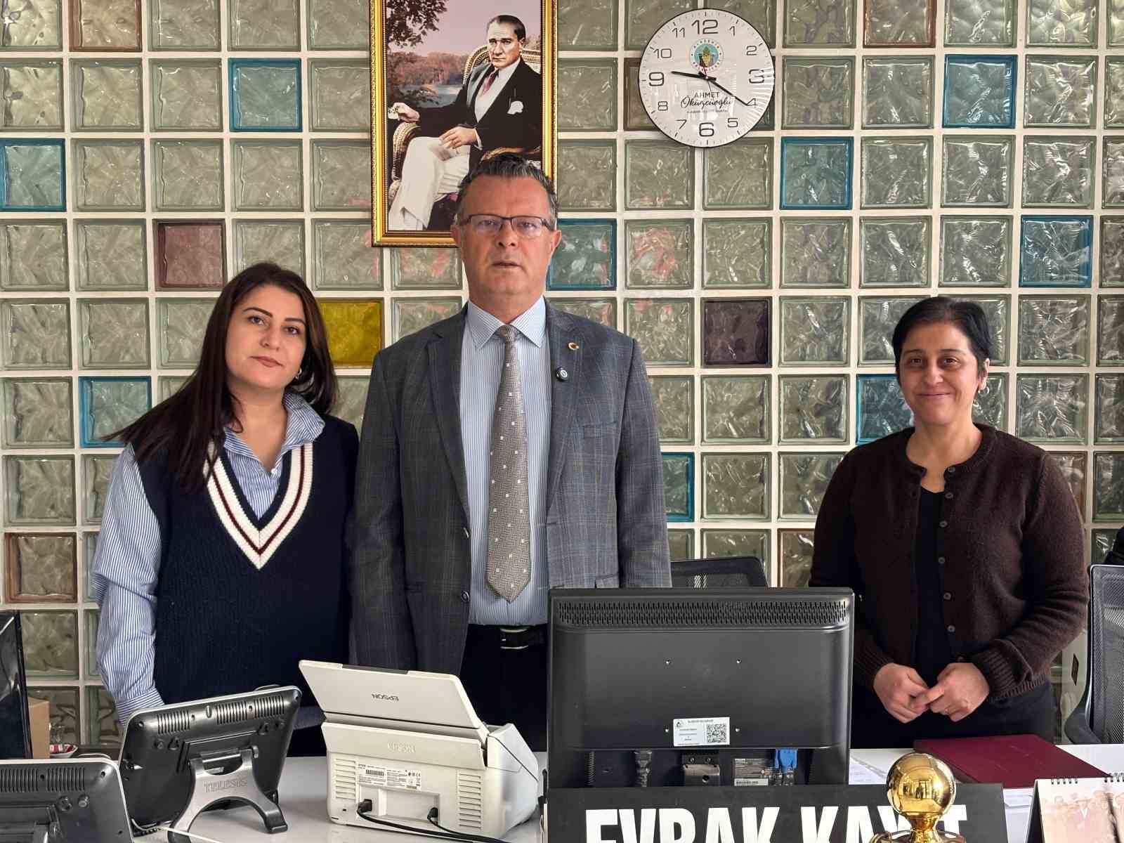 Alaşehir Belediyesinden kadın personele Ramazan kolaylığı
Alaşehir Belediyesinden kadın personele Ramazan kolaylığı