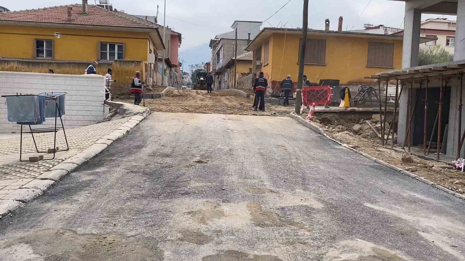 Alaşehir’de asfalt sezonu açıldı
