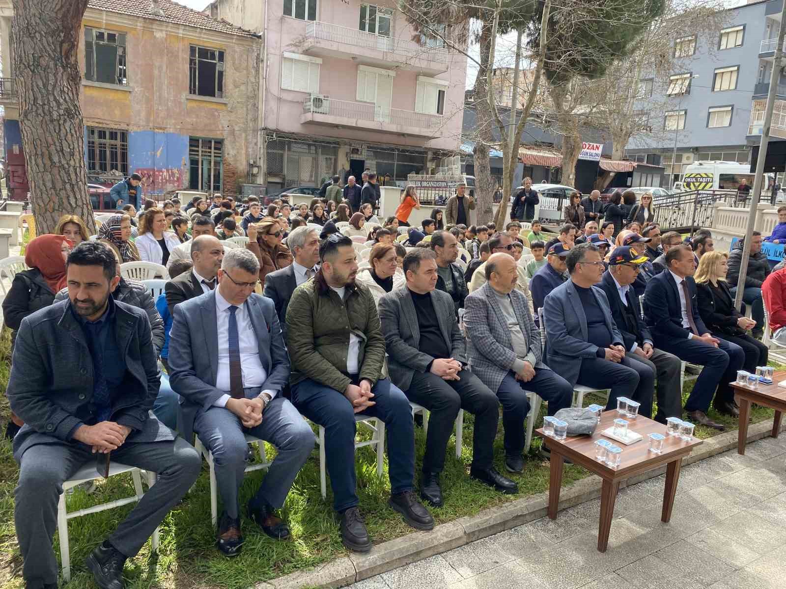 Alaşehir’de en çok kitap okuyanlar ödüllendirildi

