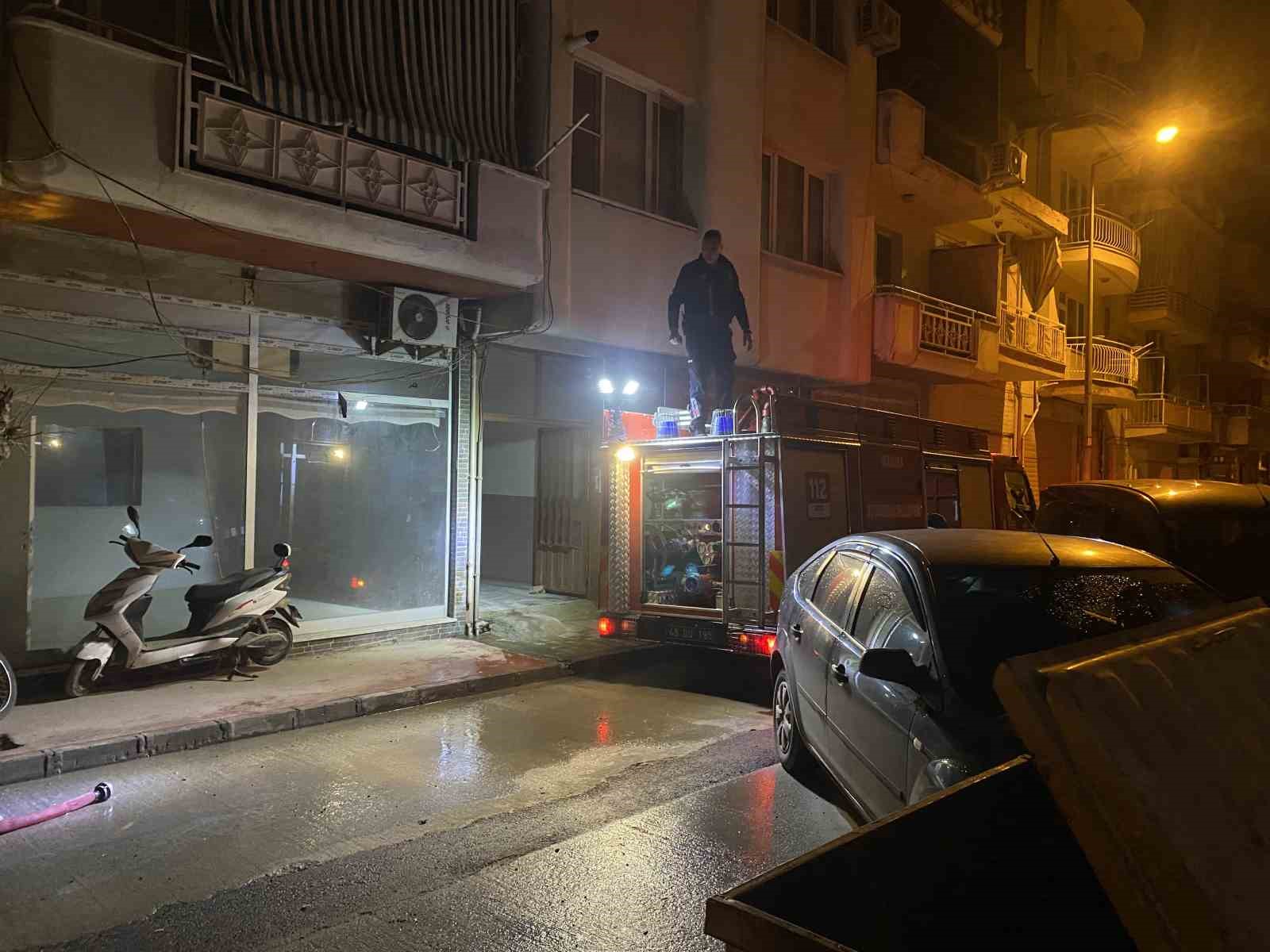 Alaşehir’de ev yangını korkuttu
