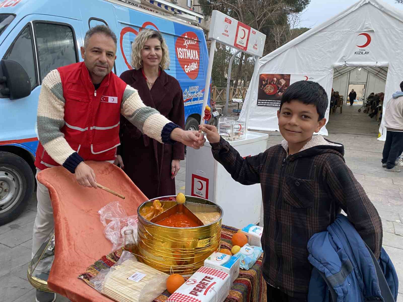 Alaşehir’de hayırseverler iftar bağışı için yarıştı
