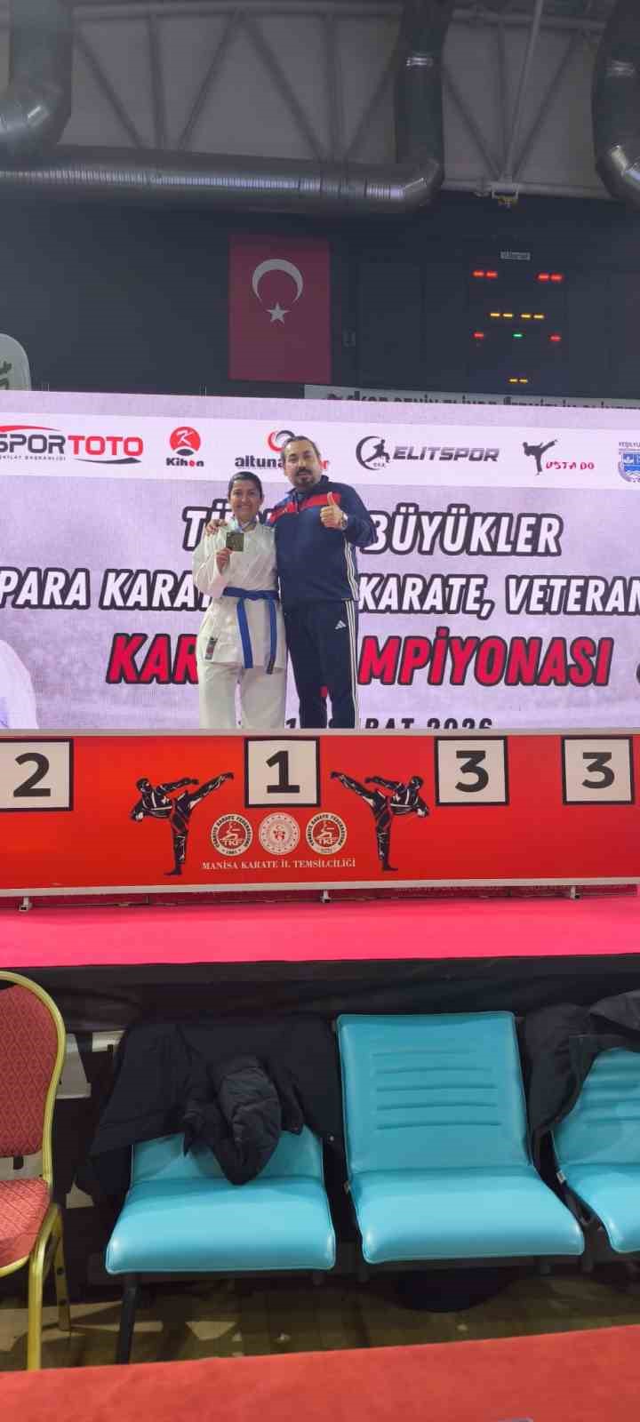 Alaşehirli karateci Türkiye’nin zirvesinde
