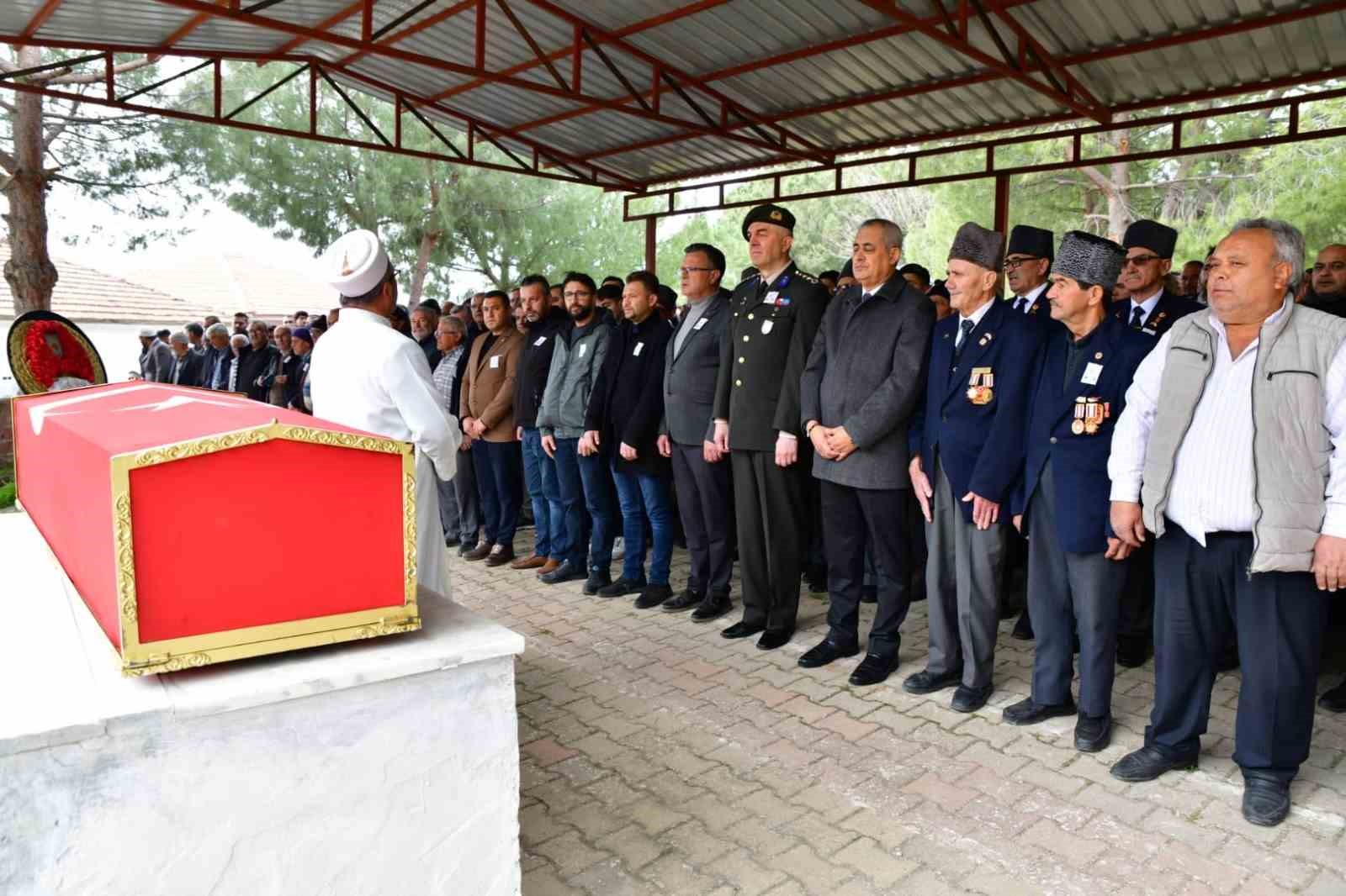 Alaşehirli Kıbrıs Gazisi son yolculuğuna uğurlandı

