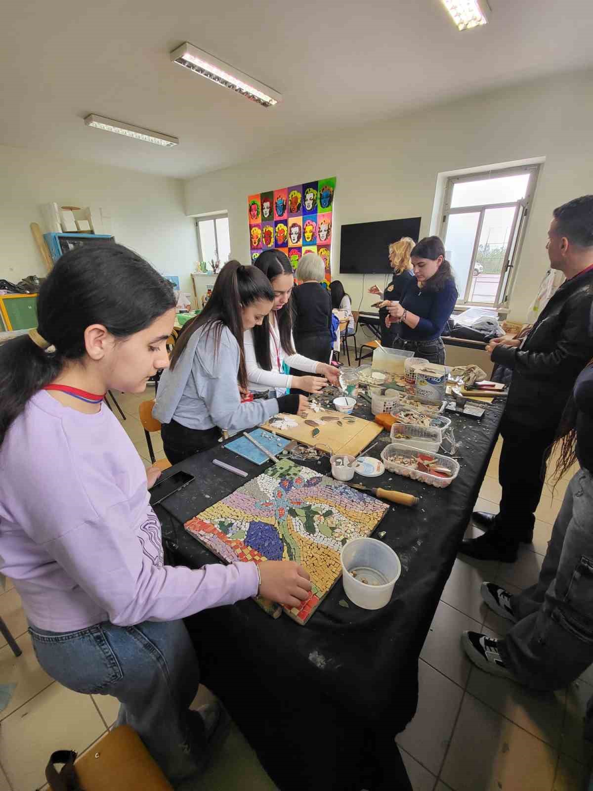 Alaşehirli öğrenciler İtalya’da Türkiye’yi temsil etti
