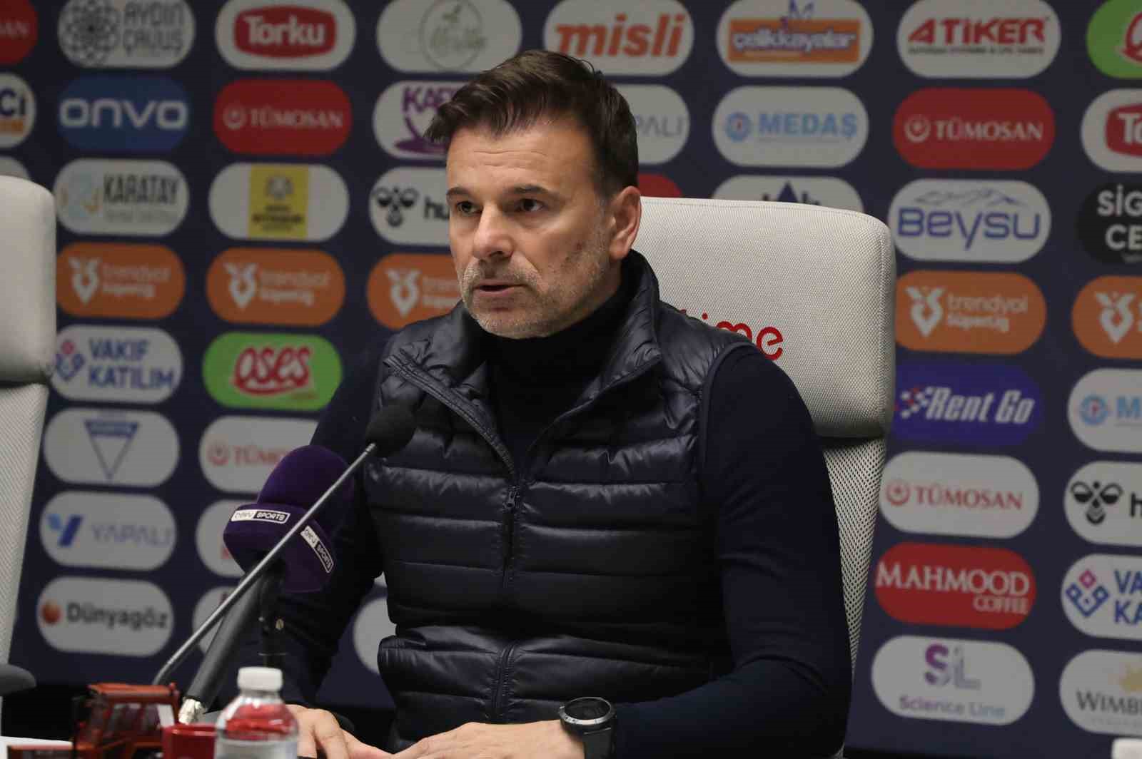 Aleksandar Stanojevic: "Böyle kolay goller yediğimiz için şu anda sonuncuyuz"
