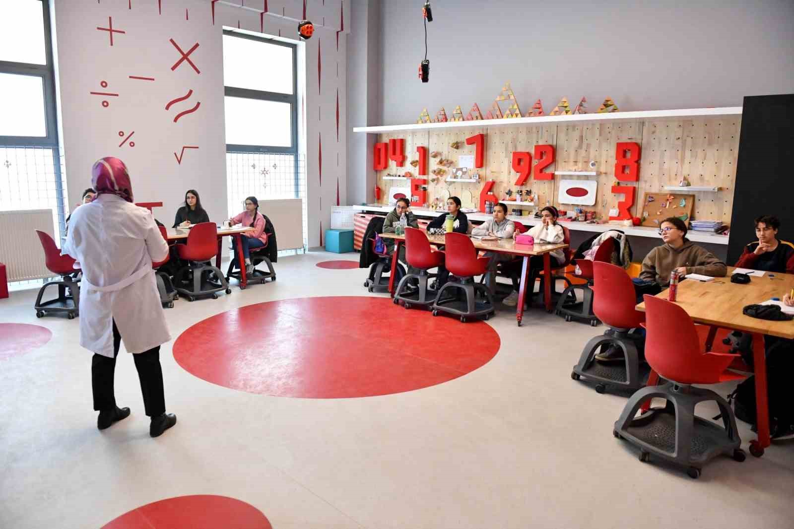 Alev Alatlı Bilim Merkezi’nde sömestir yoğunluğu
