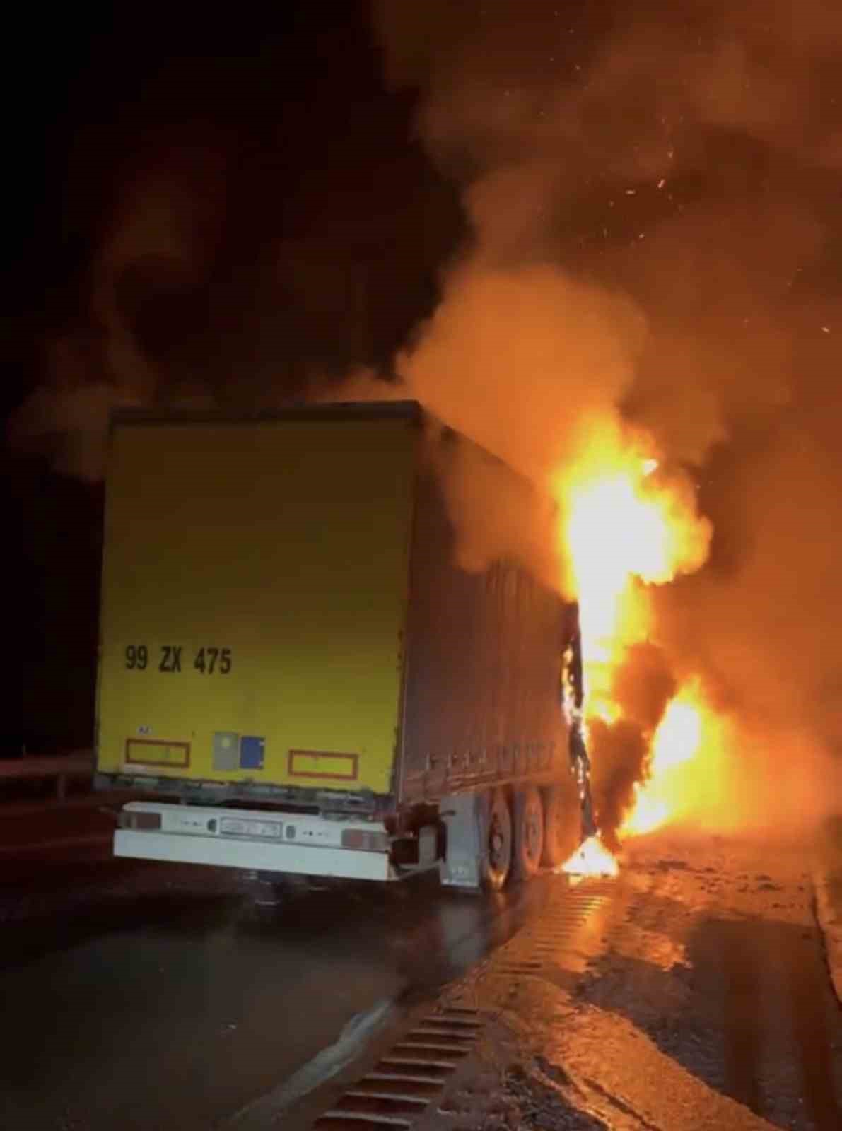 Alev topuna dönen tırdan atlayarak kurtuldu, tamirciden şikayetçi oldu
